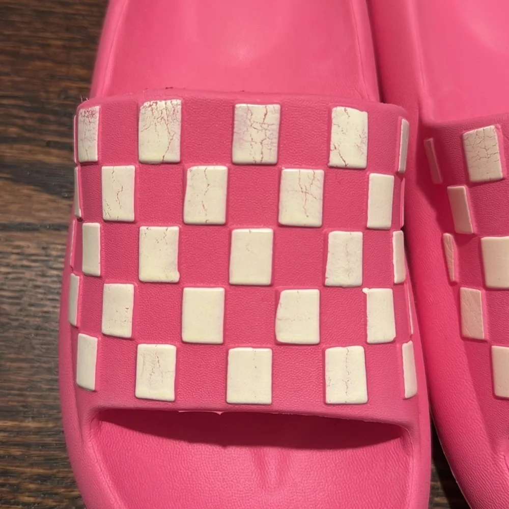 Kids Pink Slide Sandals comparable to 3.5-4.5 US shoe size